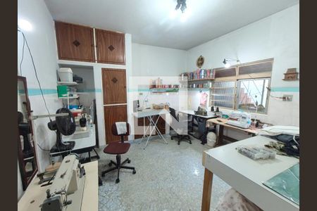 Casa à venda com 495m², 5 quartos e 2 vagas Casa à venda com 495m², 5 quartos e 2 vagasAteliê