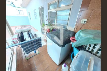 Casa à venda com 495m², 5 quartos e 2 vagas Casa à venda com 495m², 5 quartos e 2 vagasLavanderia Casa 3