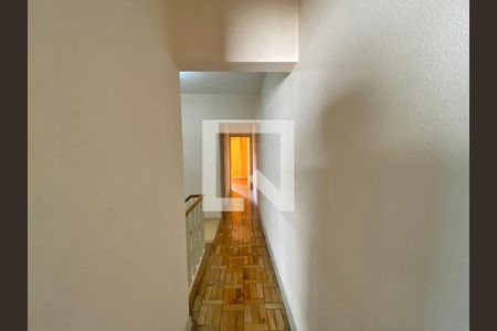 Corredor de casa à venda com 4 quartos, 150m² em Vila Invernada, São Paulo