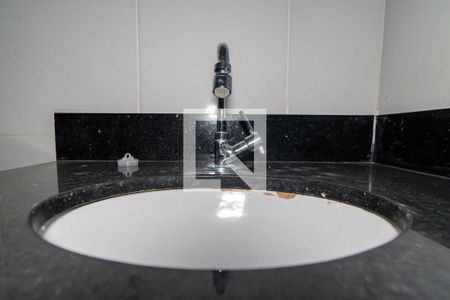 Apartamento para alugar com 47m², 2 quartos e sem vaga Apartamento para alugar com 47m², 2 quartos e sem vagaBanheiro Detalhe