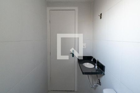 Banheiro de apartamento à venda com 1 quarto, 27m² em Vila Gea, São Paulo