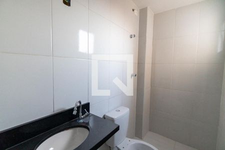 Banheiro de apartamento à venda com 1 quarto, 27m² em Vila Gea, São Paulo