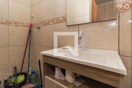 Banheiro de apartamento à venda com 1 quarto, 55m² em Sarandi, Porto Alegre