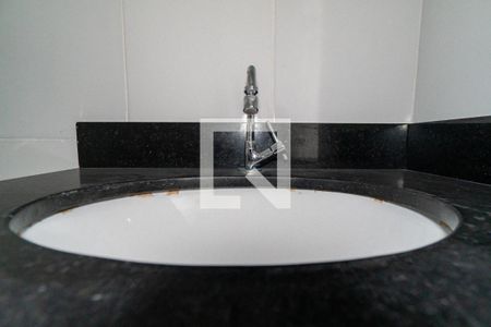 Apartamento para alugar com 51m², 2 quartos e 1 vaga Apartamento para alugar com 51m², 2 quartos e 1 vagaBanheiro Social Detalhe