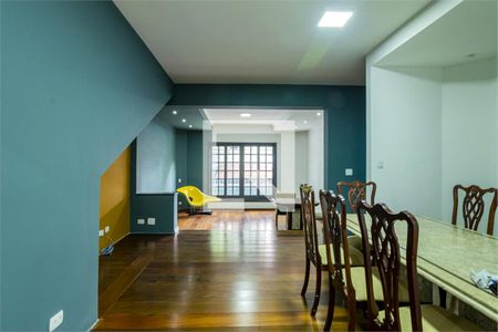 Casa à venda com 5 quartos, 200m² em Vila Mariana, São Paulo