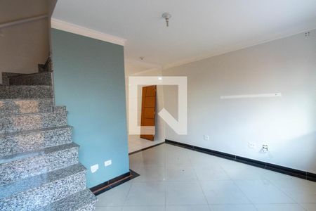 Sala de casa de condomínio para alugar com 2 quartos, 63m² em Vila Ponte Rasa, São Paulo