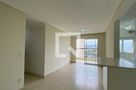 Sala de apartamento para alugar com 2 quartos, 68m² em Jardim Tupanci, Barueri