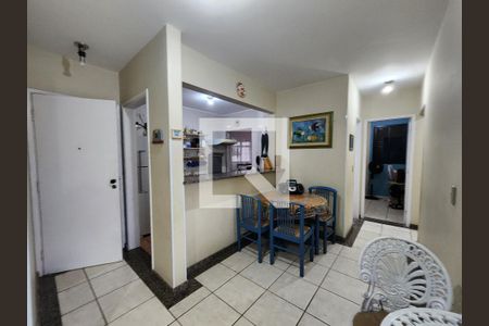 Sala de apartamento para alugar com 3 quartos, 121m² em Jardim Las Palmas, Guarujá