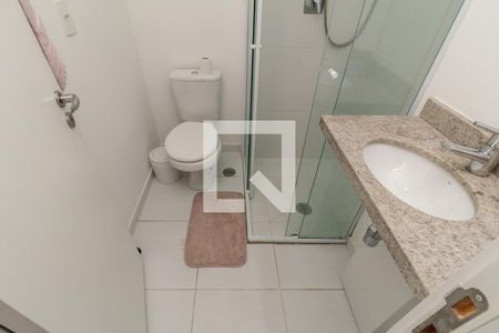 Banheiro de kitnet/studio para alugar com 1 quarto, 23m² em Centro, São Paulo