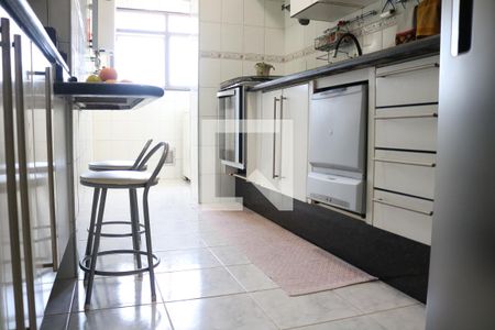 Cozinha de apartamento à venda com 3 quartos, 87m² em Vila Romana, São Paulo