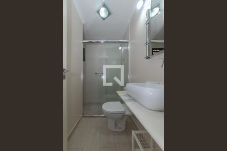 Banheiro Social de apartamento à venda com 3 quartos, 76m² em Vila Gumercindo, São Paulo