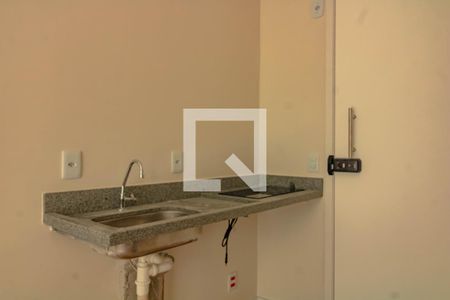 Sala/cozinha de kitnet/studio à venda com 1 quarto, 18m² em Mirandópolis, São Paulo