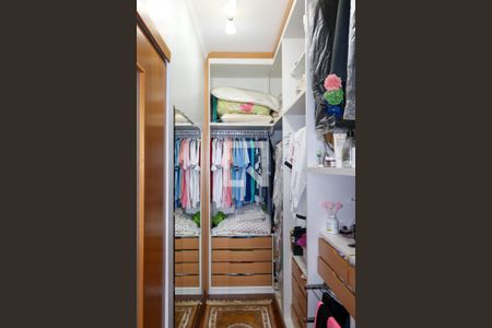 Casa à venda com 430m², 4 quartos e 5 vagas Casa à venda com 430m², 4 quartos e 5 vagasSuíte 1 - Closet