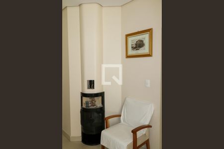 Casa à venda com 430m², 4 quartos e 5 vagas Casa à venda com 430m², 4 quartos e 5 vagasSala de TV