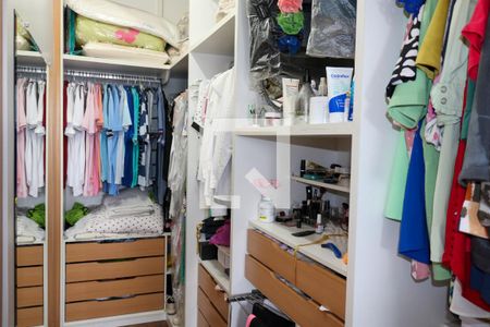 Casa à venda com 430m², 4 quartos e 5 vagas Casa à venda com 430m², 4 quartos e 5 vagasSuíte 1 - Closet