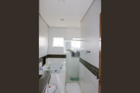 Casa à venda com 430m², 4 quartos e 5 vagas Casa à venda com 430m², 4 quartos e 5 vagasSuíte 1 - Banheiro