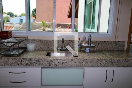 Casa à venda com 430m², 4 quartos e 5 vagas Casa à venda com 430m², 4 quartos e 5 vagasCozinha