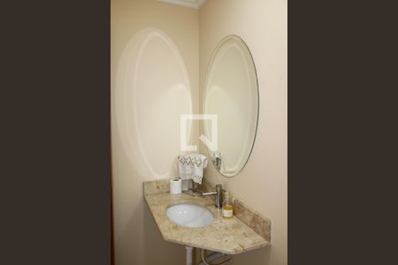 Casa à venda com 430m², 4 quartos e 5 vagas Casa à venda com 430m², 4 quartos e 5 vagasLavado - Salão de Festas