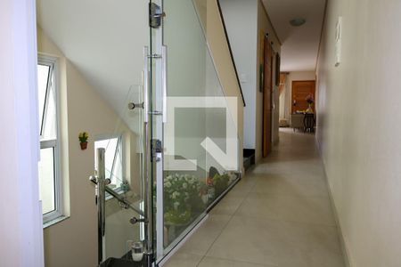 Casa à venda com 430m², 4 quartos e 5 vagas Casa à venda com 430m², 4 quartos e 5 vagasCorredor 1º andar