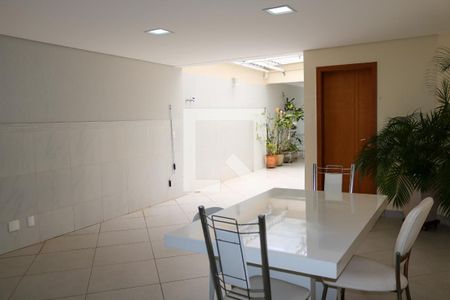 Casa à venda com 430m², 4 quartos e 5 vagas Casa à venda com 430m², 4 quartos e 5 vagasSalão de Festas