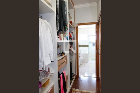 Casa à venda com 430m², 4 quartos e 5 vagas Casa à venda com 430m², 4 quartos e 5 vagasSuíte 1 - Closet