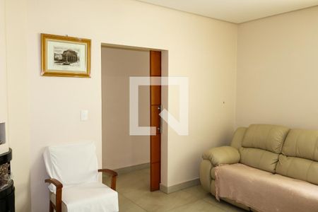 Casa à venda com 430m², 4 quartos e 5 vagas Casa à venda com 430m², 4 quartos e 5 vagasSala de TV