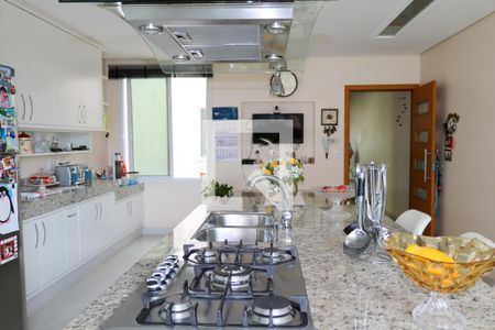 Casa à venda com 430m², 4 quartos e 5 vagas Casa à venda com 430m², 4 quartos e 5 vagasCozinha