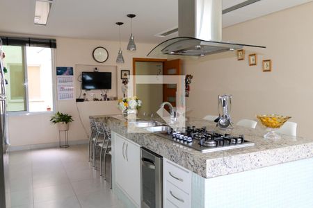 Casa à venda com 430m², 4 quartos e 5 vagas Casa à venda com 430m², 4 quartos e 5 vagasCozinha