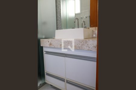 Casa à venda com 430m², 4 quartos e 5 vagas Casa à venda com 430m², 4 quartos e 5 vagasSuíte 3 - Banheiro