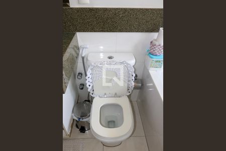 Casa à venda com 430m², 4 quartos e 5 vagas Casa à venda com 430m², 4 quartos e 5 vagasSuíte 1 - Banheiro