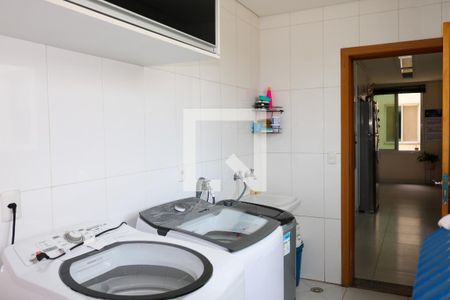 Casa à venda com 430m², 4 quartos e 5 vagas Casa à venda com 430m², 4 quartos e 5 vagasÁrea de Serviço