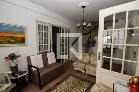 Sala de TV de casa à venda com 3 quartos, 265m² em Vila Conceição, Porto Alegre