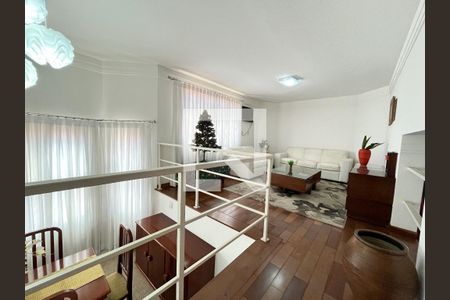 Sala de casa à venda com 4 quartos, 180m² em Chácara Inglesa, São Paulo