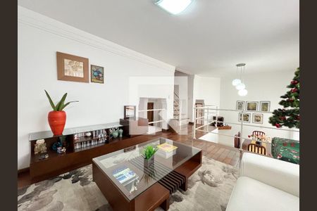 Casa à venda com 180m², 4 quartos e 4 vagasSala
