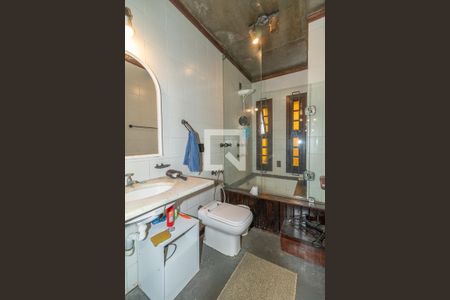 Casa à venda com 450m², 4 quartos e 8 vagas Casa à venda com 450m², 4 quartos e 8 vagasBanheiro 1