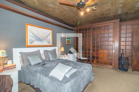 Casa à venda com 450m², 4 quartos e 8 vagas Casa à venda com 450m², 4 quartos e 8 vagasQuarto Suíte