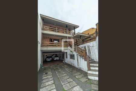Casa à venda com 450m², 4 quartos e 8 vagas Casa à venda com 450m², 4 quartos e 8 vagasFachada