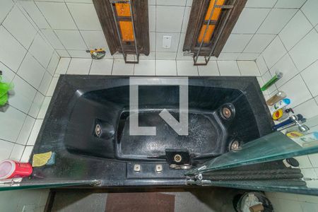 Casa à venda com 450m², 4 quartos e 8 vagas Casa à venda com 450m², 4 quartos e 8 vagasBanheiro da Suíte