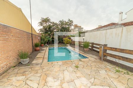 Casa à venda com 450m², 4 quartos e 8 vagas Casa à venda com 450m², 4 quartos e 8 vagasPiscina