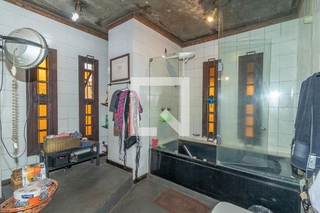 Casa à venda com 450m², 4 quartos e 8 vagas Casa à venda com 450m², 4 quartos e 8 vagasBanheiro da Suíte