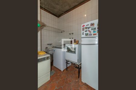 Casa à venda com 450m², 4 quartos e 8 vagas Casa à venda com 450m², 4 quartos e 8 vagasÁrea de Serviço