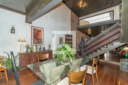 Casa à venda com 450m², 4 quartos e 8 vagas Casa à venda com 450m², 4 quartos e 8 vagasSala de Jantar