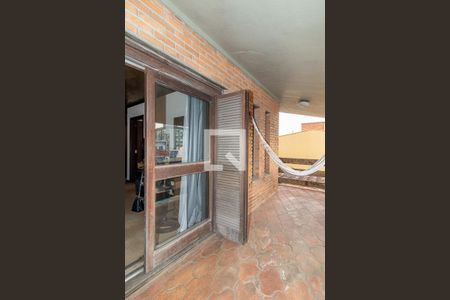 Casa à venda com 450m², 4 quartos e 8 vagas Casa à venda com 450m², 4 quartos e 8 vagasVaranda da Suíte