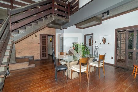 Casa à venda com 450m², 4 quartos e 8 vagas Casa à venda com 450m², 4 quartos e 8 vagasSala de Jantar