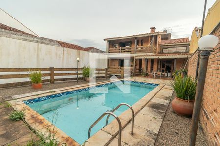 Casa à venda com 450m², 4 quartos e 8 vagas Casa à venda com 450m², 4 quartos e 8 vagasPiscina