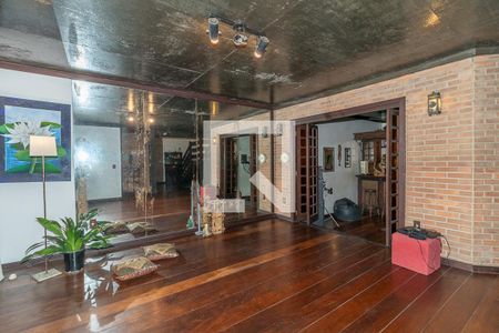 Sala 1 de casa à venda com 4 quartos, 450m² em Chácara das Pedras, Porto Alegre