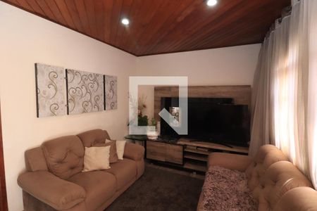 Casa à venda com 140m², 3 quartos e 2 vagasSala de TV