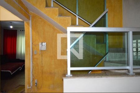 Escada de casa à venda com 4 quartos, 240m² em Fonte Grande, Contagem