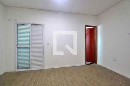 Suíte - Quarto 1 de casa para alugar com 3 quartos, 250m² em Santa Teresinha, Santo André