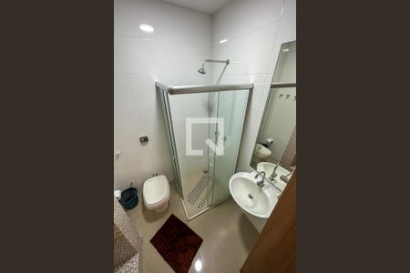 Banheiro Suíte 01 de apartamento à venda com 2 quartos, 54m² em Copacabana, Rio de Janeiro